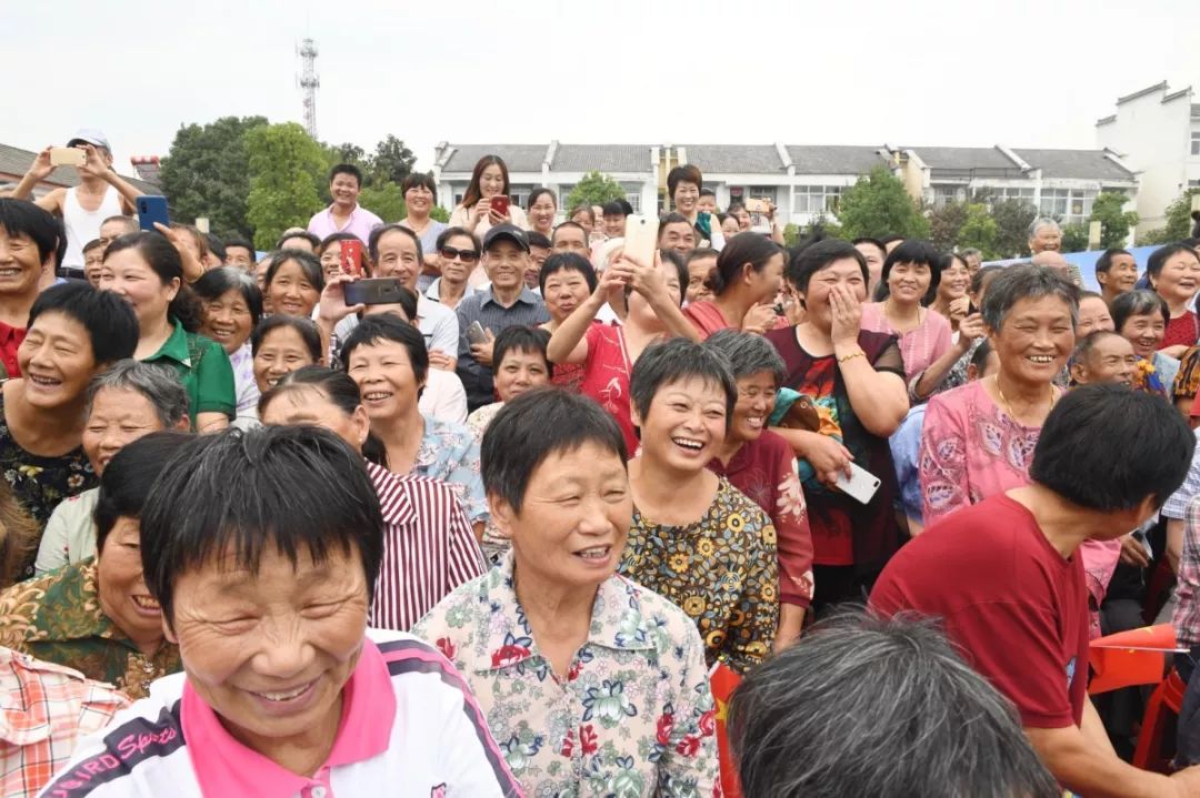 到人民中去！ | 省文联文艺志愿服务活动走进舒茶(图24)