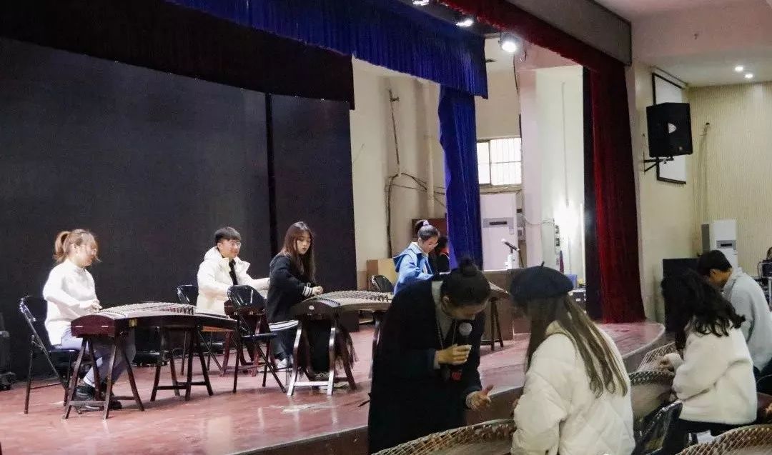 文艺名家进高校--省文联文艺小分队走进阜阳师范大学(图12)