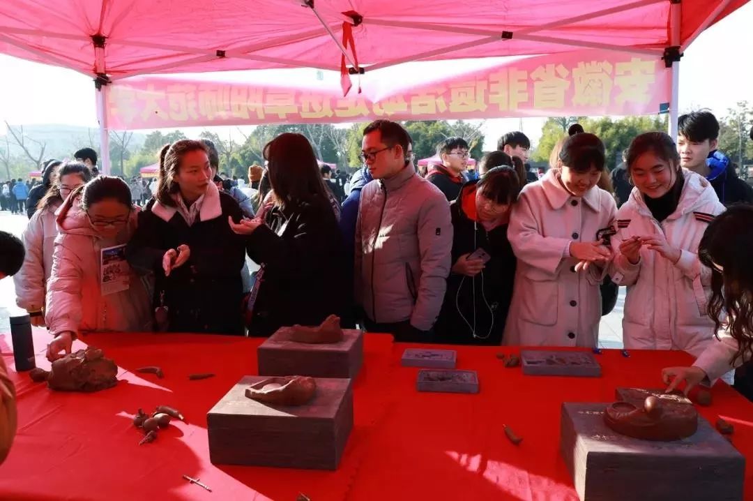 文艺名家进高校--省文联文艺小分队走进阜阳师范大学(图21)