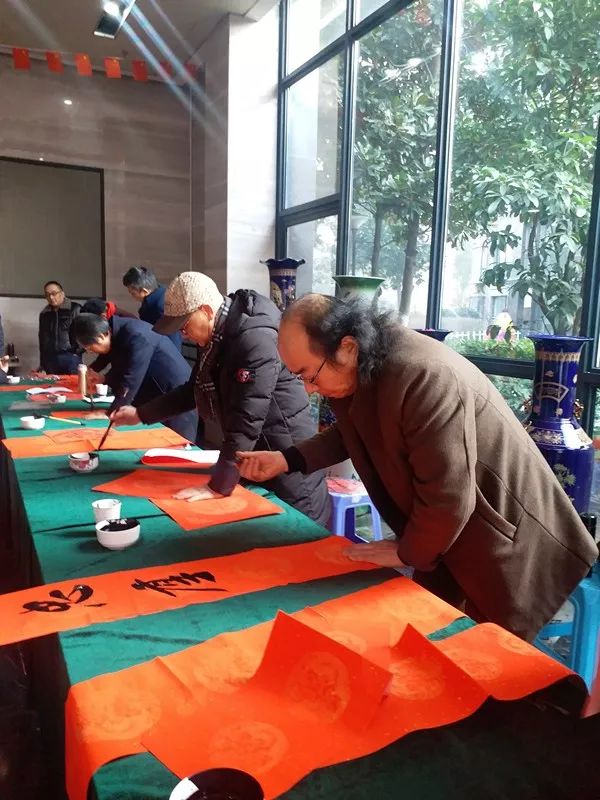 省暨合肥市书协送文化年货活动走进警营、社区、企业和春运一线(图24)