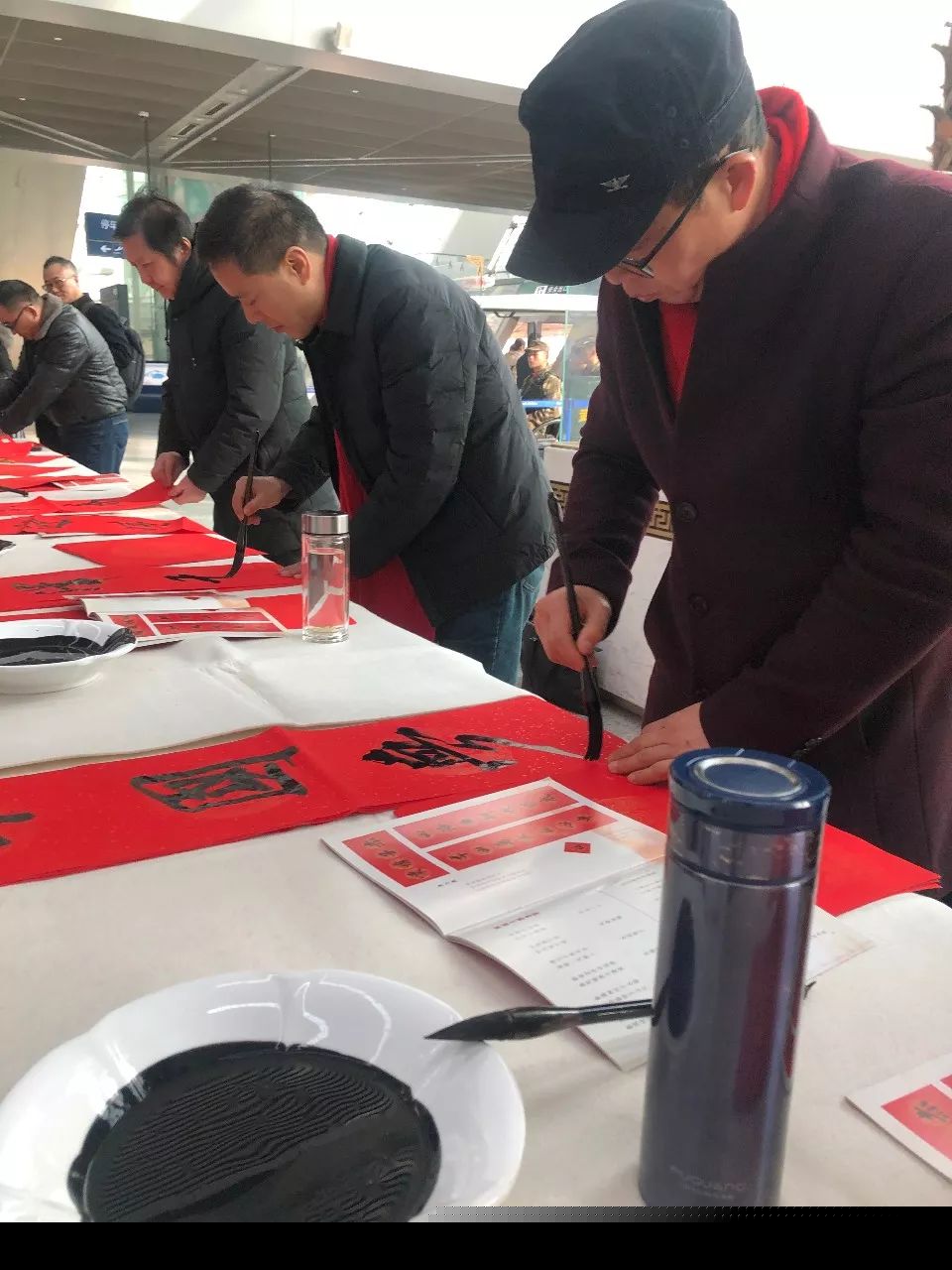 省暨合肥市书协送文化年货活动走进警营、社区、企业和春运一线(图34)