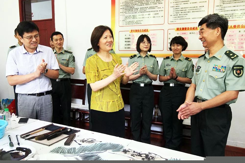 不忘初心跟党走 双拥共建一家亲 ——省文联文艺志愿服务走进省军区军营(图13)