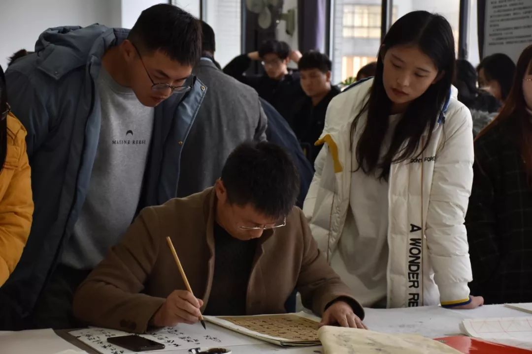 文艺名家进高校--省文联文艺小分队走进池州学院(图8)