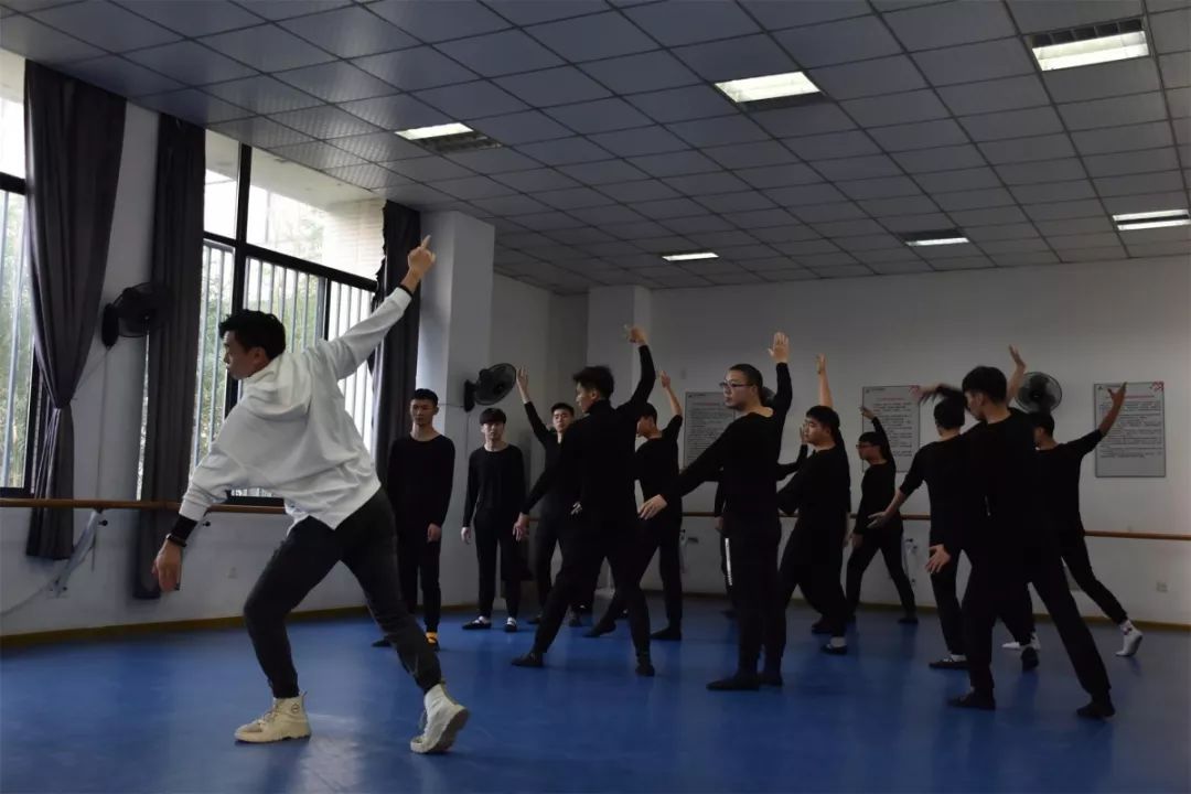 文艺名家进高校--省文联文艺小分队走进池州学院(图14)