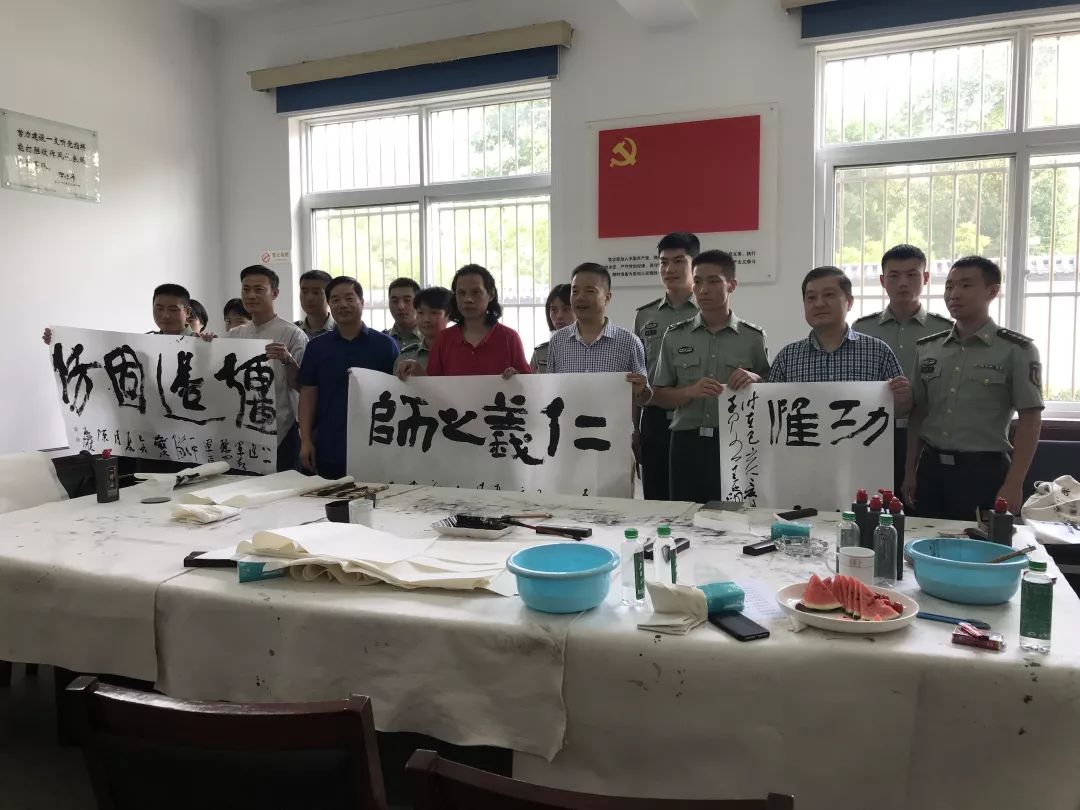 不忘初心跟党走 双拥共建一家亲 ——省文联文艺志愿服务走进省军区军营(图9)