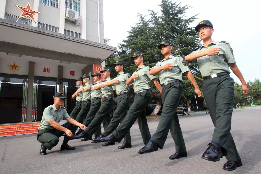 不忘初心跟党走 双拥共建一家亲 ——省文联文艺志愿服务走进省军区军营(图19)