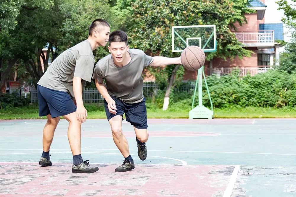 不忘初心跟党走 双拥共建一家亲 ——省文联文艺志愿服务走进省军区军营(图22)