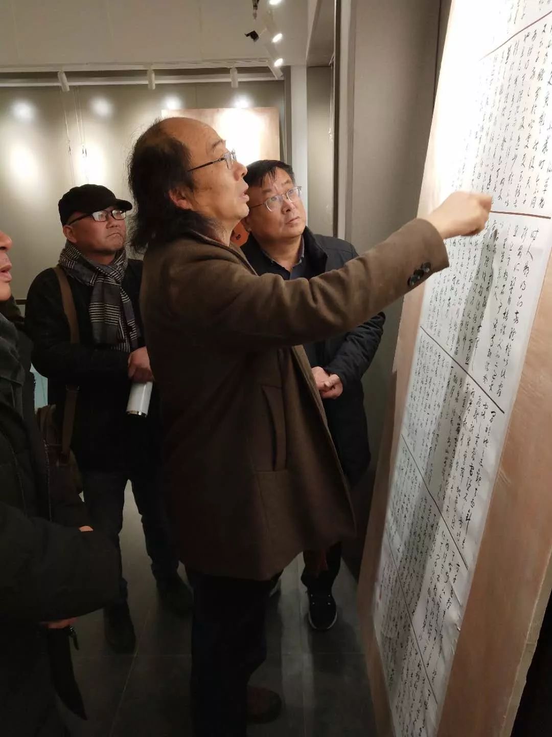 安徽省书协文艺志愿服务分队走进阜南、利辛、萧县开展"送文化年货"活动。(图22)