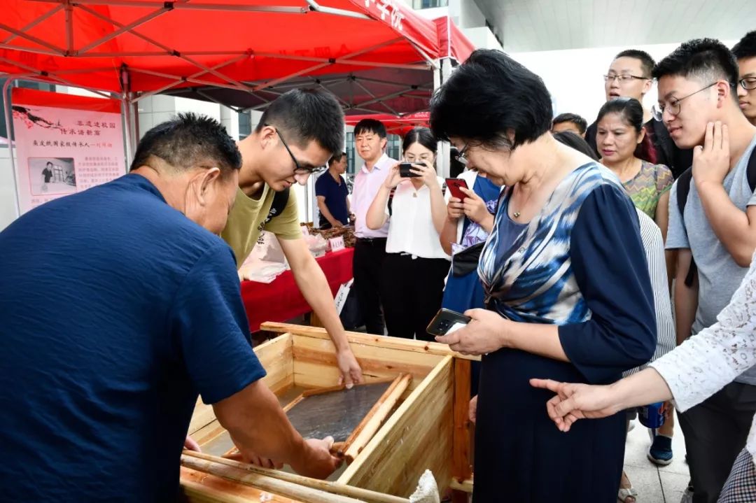 文艺名家进高校——省文联文艺小分队走进合肥工业大学(图12) 文艺名家进高校——省文联文艺小分队走进合肥工业大学(图12)