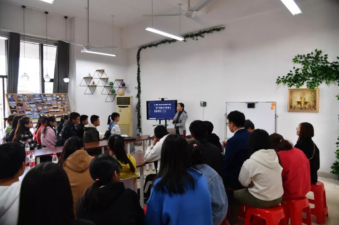 文艺名家进高校——省文联文艺小分队走进安徽理工大学(图12) 文艺名家进高校——省文联文艺小分队走进安徽理工大学(图12)