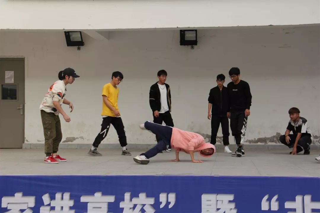 文艺名家进高校——省文联文艺小分队走进安徽理工大学(图16) 文艺名家进高校——省文联文艺小分队走进安徽理工大学(图16)