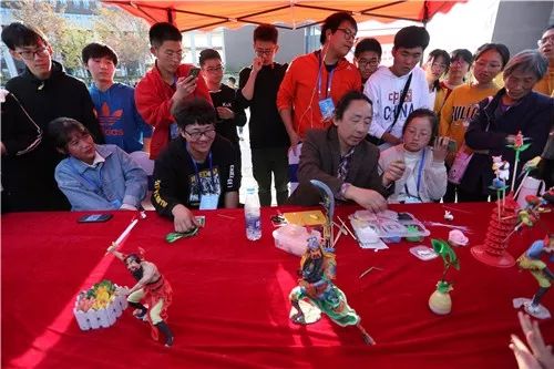 文艺名家进高校——省文联文艺小分队走进安徽理工大学(图23) 文艺名家进高校——省文联文艺小分队走进安徽理工大学(图23)