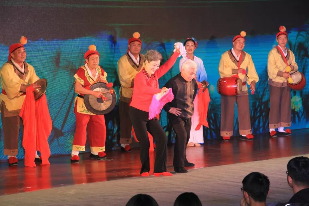 文艺名家进高校——省文联文艺小分队走进安徽理工大学(图26) 文艺名家进高校——省文联文艺小分队走进安徽理工大学(图26)