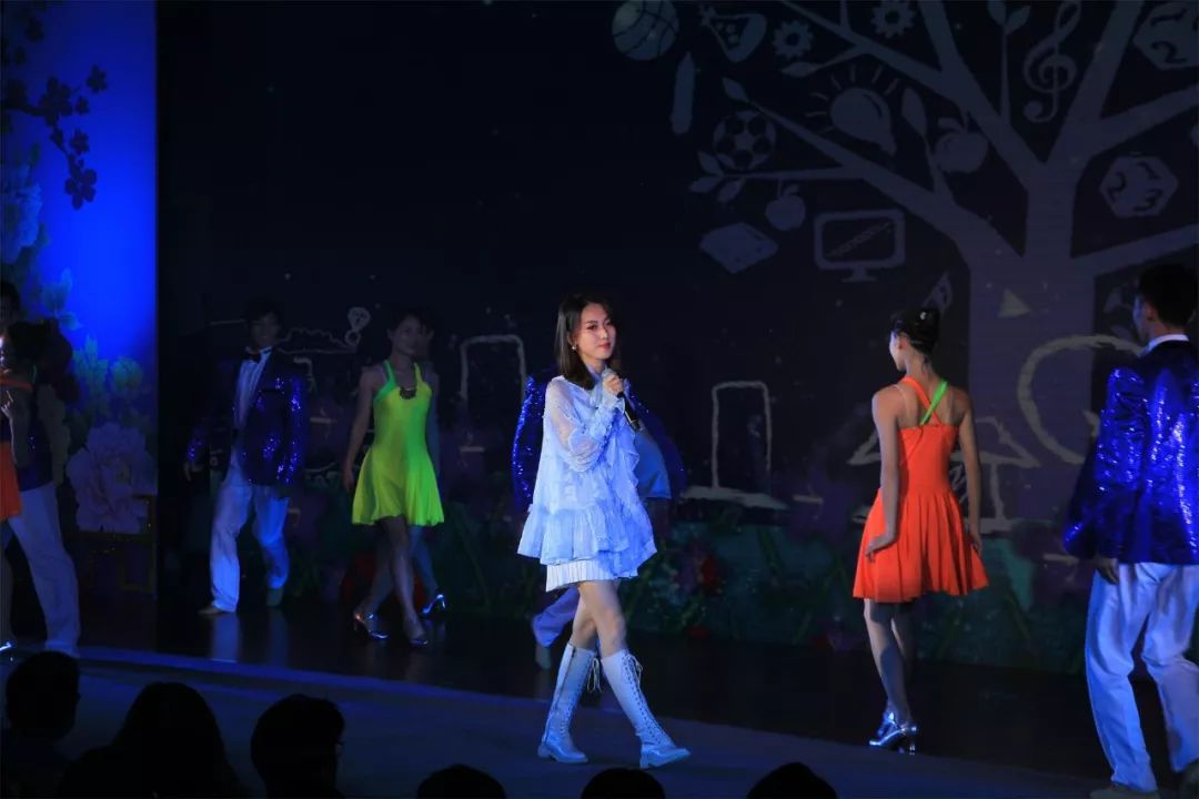 文艺名家进高校——省文联文艺小分队走进安徽理工大学(图33) 文艺名家进高校——省文联文艺小分队走进安徽理工大学(图33)