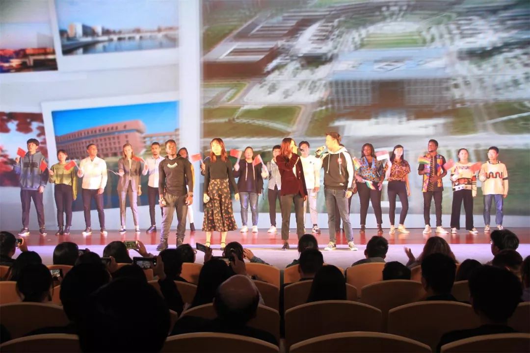 文艺名家进高校——省文联文艺小分队走进安徽理工大学(图37) 文艺名家进高校——省文联文艺小分队走进安徽理工大学(图37)