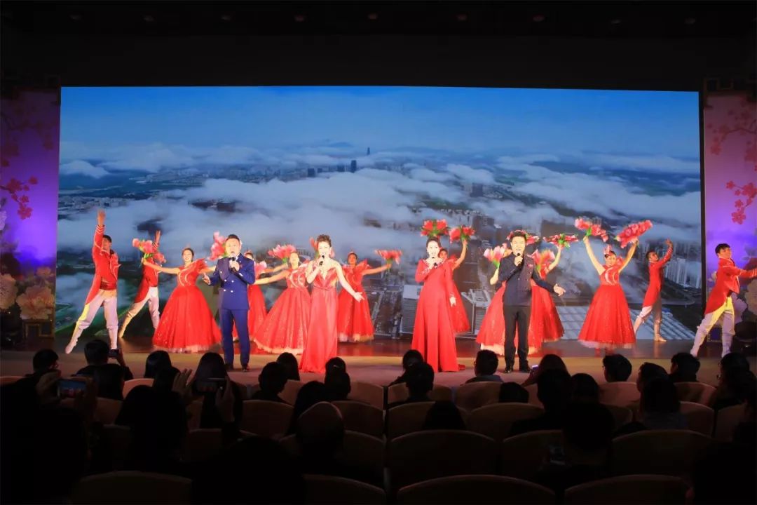 文艺名家进高校——省文联文艺小分队走进安徽理工大学(图42) 文艺名家进高校——省文联文艺小分队走进安徽理工大学(图42)