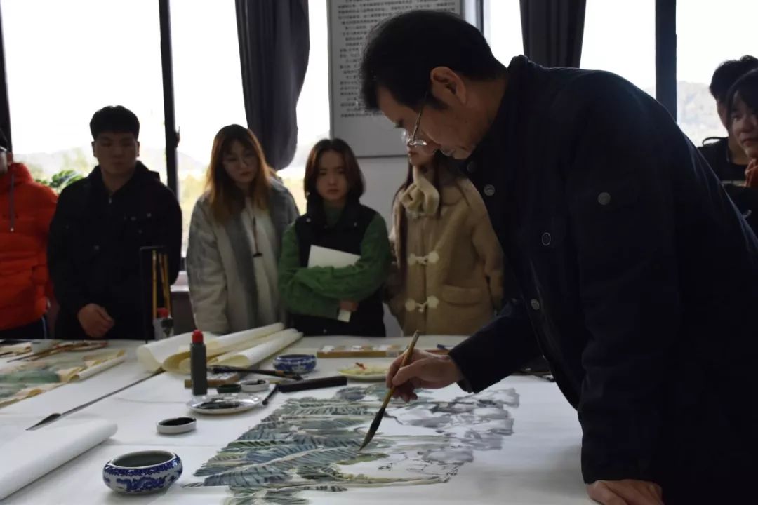 文艺名家进高校--省文联文艺小分队走进池州学院(图6) 文艺名家进高校--省文联文艺小分队走进池州学院(图6)