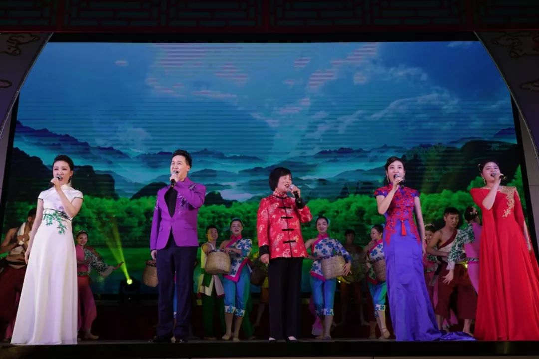 文艺名家进高校--省文联文艺小分队走进池州学院(图26) 文艺名家进高校--省文联文艺小分队走进池州学院(图26)