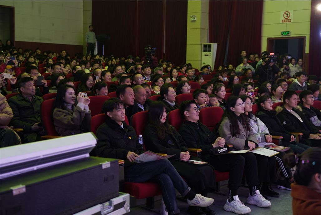 文艺名家进高校--省文联文艺小分队走进池州学院(图38) 文艺名家进高校--省文联文艺小分队走进池州学院(图38)