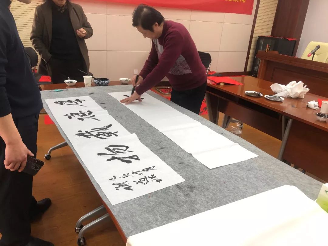 省暨合肥市书协送文化年货活动走进警营、社区、企业和春运一线(图10)