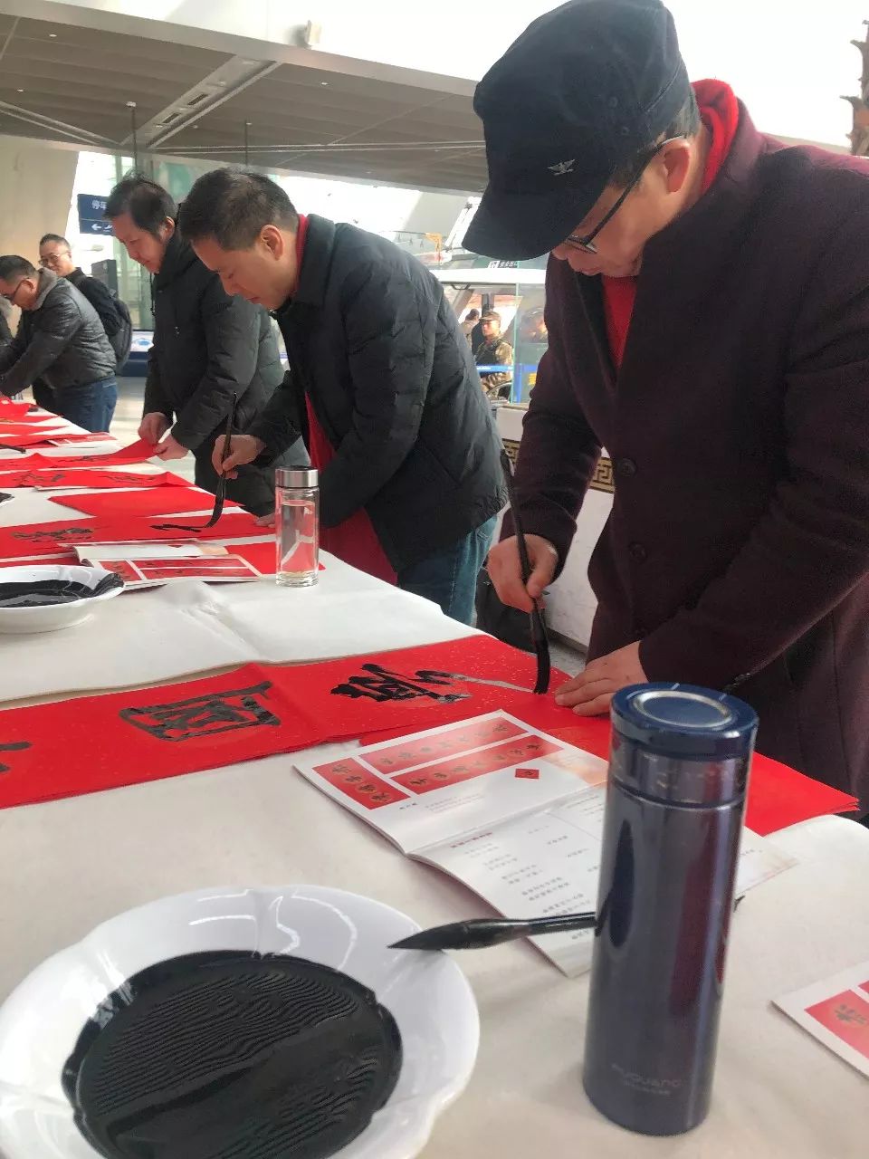 省暨合肥市书协送文化年货活动走进警营、社区、企业和春运一线(图34)