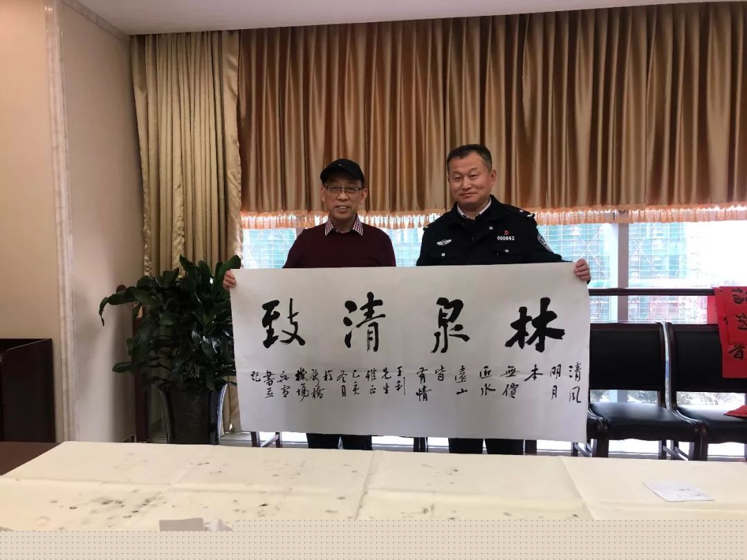 省暨合肥市书协送文化年货活动走进警营、社区、企业和春运一线(图41)