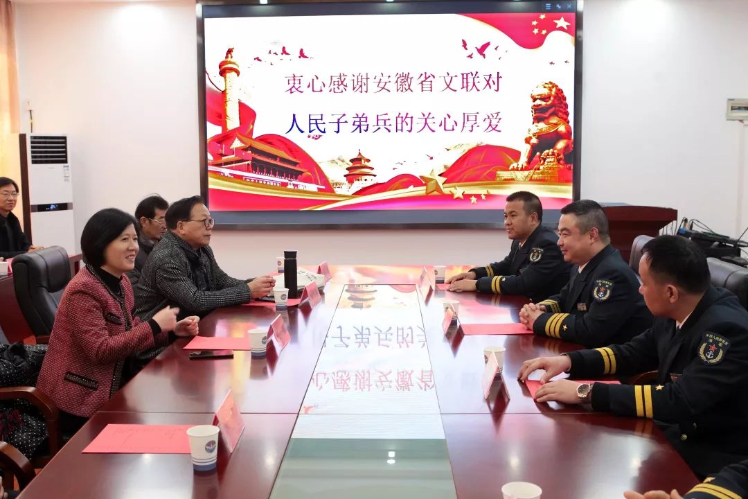 2020年“我们的中国梦”—文化进万家暨送“文化年货”系列活动|省文联文艺志愿服务书画小分队走进军营(图4) 2020年“我们的中国梦”—文化进万家暨送“文化年货”系列活动|省文联文艺志愿服务书画小分队走进军营(图4)