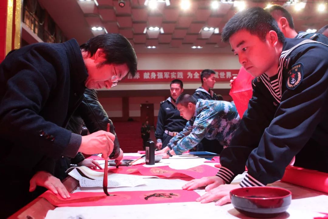 2020年“我们的中国梦”—文化进万家暨送“文化年货”系列活动|省文联文艺志愿服务书画小分队走进军营(图12) 2020年“我们的中国梦”—文化进万家暨送“文化年货”系列活动|省文联文艺志愿服务书画小分队走进军营(图12)