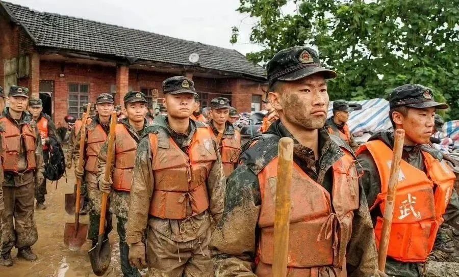 闻“汛”而动,“艺”往无前,抗洪救灾——芜湖市书法家协会在行动(图4) 闻“汛”而动,“艺”往无前,抗洪救灾——芜湖市书法家协会在行动(图4)