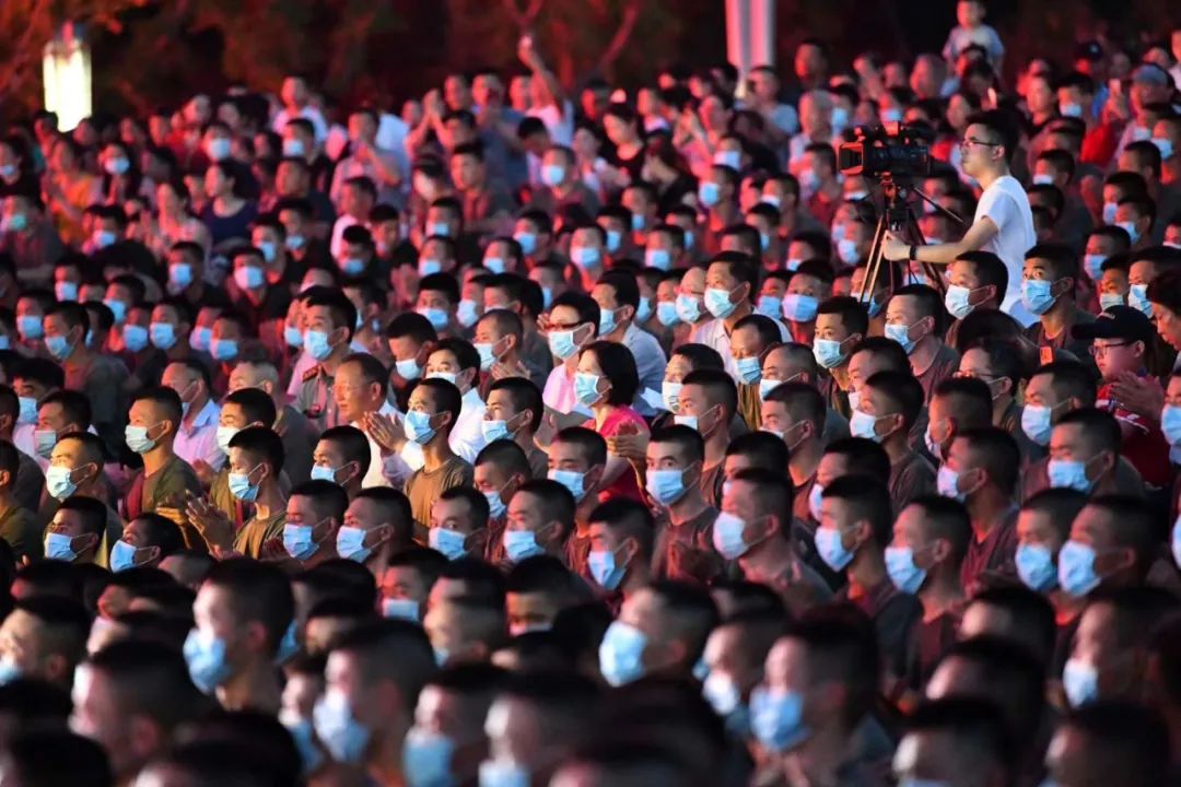 “艺”路同心——致敬最可爱的人｜省文联文艺志愿服务小分队赴抗洪一线慰问演出(图16)