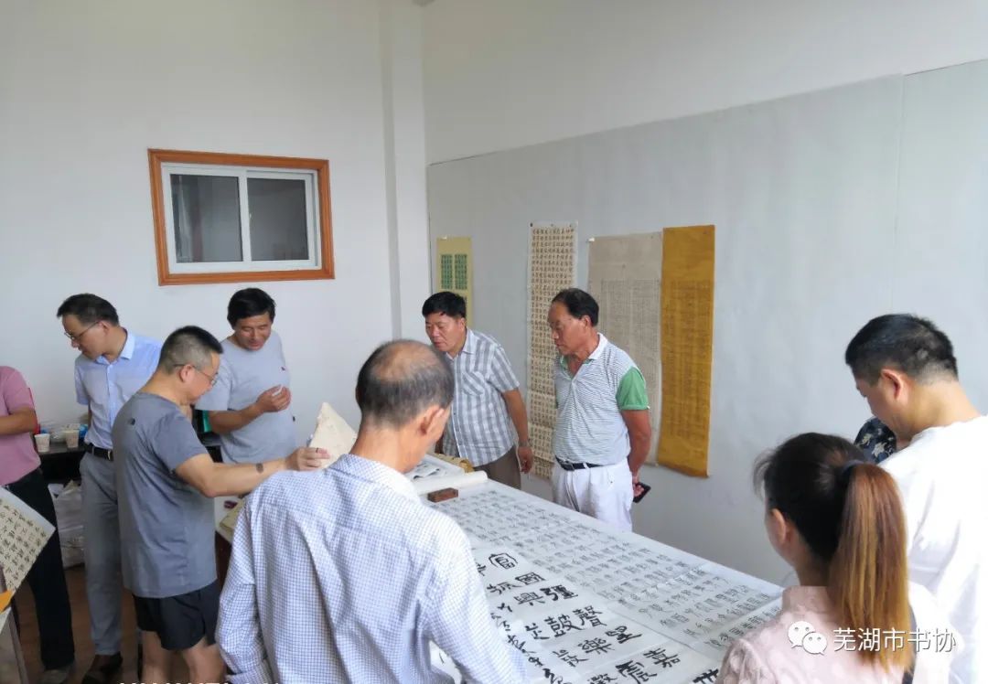 芜湖市书法家协会走进繁昌学习传达习近平总书记考察安徽重要讲话精神 开展文化志愿服务活动(图16) 芜湖市书法家协会走进繁昌学习传达习近平总书记考察安徽重要讲话精神 开展文化志愿服务活动(图16)