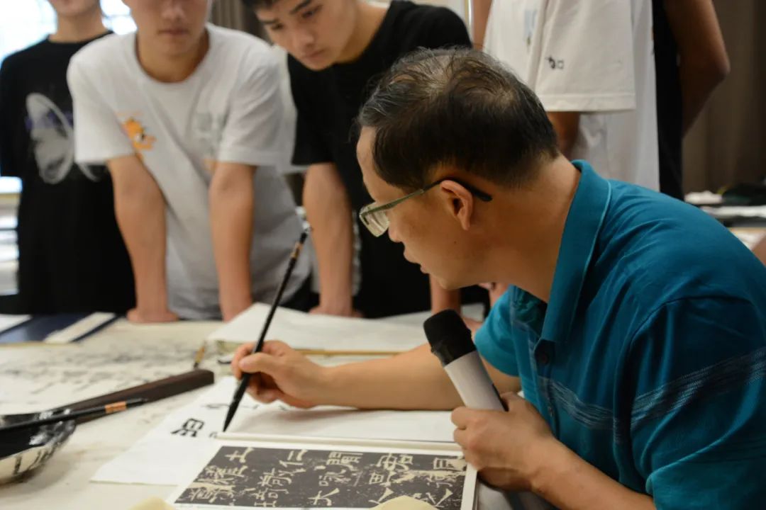 学习宣传习近平总书记考察安徽重要讲话精神 | 省书协赴利辛、阜南举办公益大讲堂(图10) 学习宣传习近平总书记考察安徽重要讲话精神 | 省书协赴利辛、阜南举办公益大讲堂(图10)