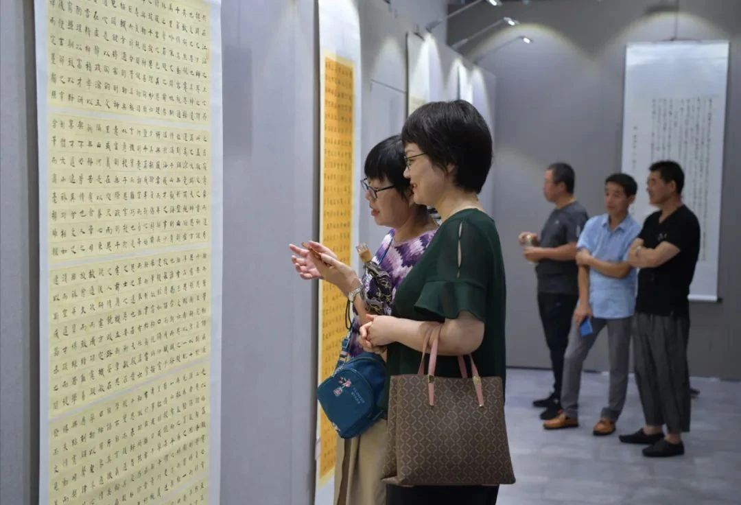 雏凤声清——蚌埠市书法重点人才班成果展在市文艺中心开幕(图8) 雏凤声清——蚌埠市书法重点人才班成果展在市文艺中心开幕(图8)