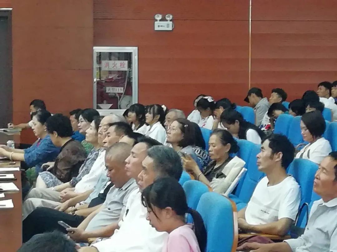 省书协在临泉举办公益大讲堂(图2)