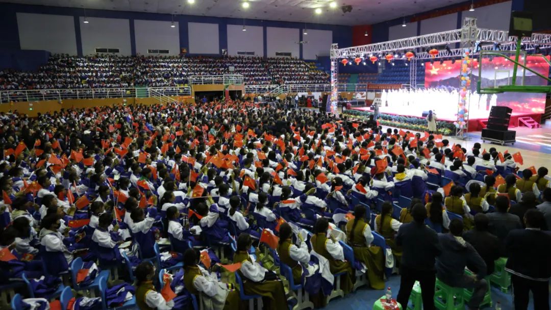 双节同庆 艺路同心丨省文联文艺志愿服务小分队走进西藏山南(图1) 双节同庆 艺路同心丨省文联文艺志愿服务小分队走进西藏山南(图1)