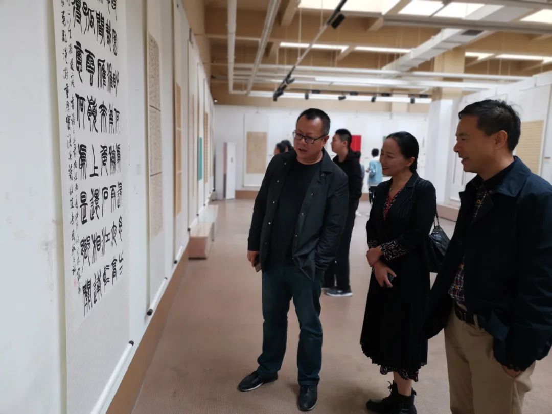 首届安徽省大学生书法篆刻艺术作品展暨省书协学术进高校交流座谈会在安徽师范大学美术学院举行(图4)