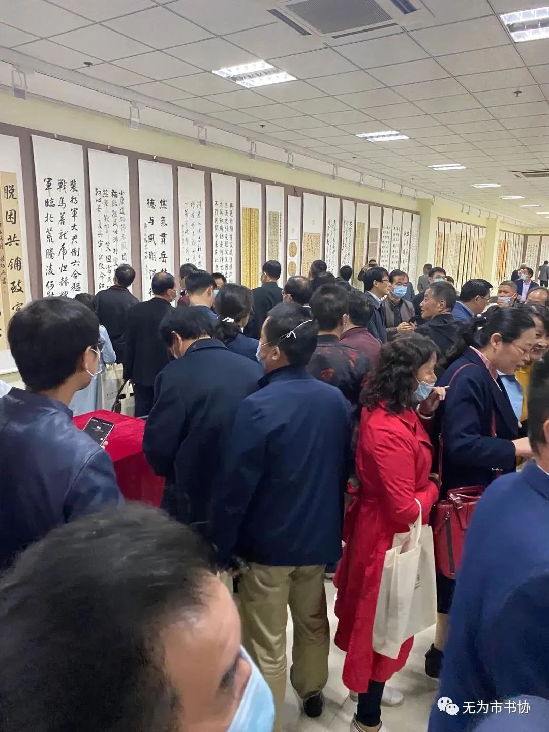 笔墨传承经典 携手共奔小康——无为市第二届临摹与创作书法作品展在无为市图书馆举办(图2) 笔墨传承经典 携手共奔小康——无为市第二届临摹与创作书法作品展在无为市图书馆举办(图2)