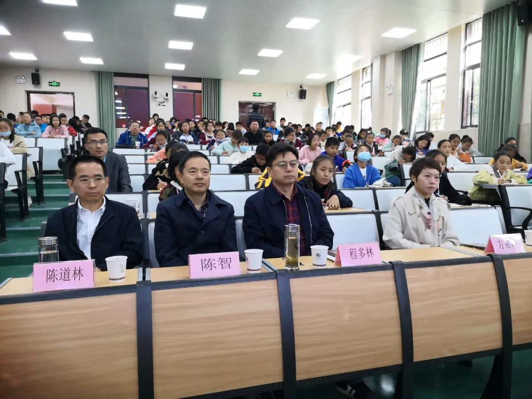 传承弘扬中华优秀传统文化 | 古文字书法篆刻创作与传播活动走进合肥市第三十五中学西藏班(图1)