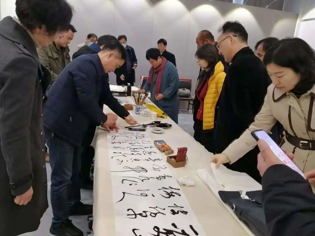 传承红色文化 携手共迎小康|苏皖两省六市书画展在蚌埠开幕(图8) 传承红色文化 携手共迎小康|苏皖两省六市书画展在蚌埠开幕(图8)