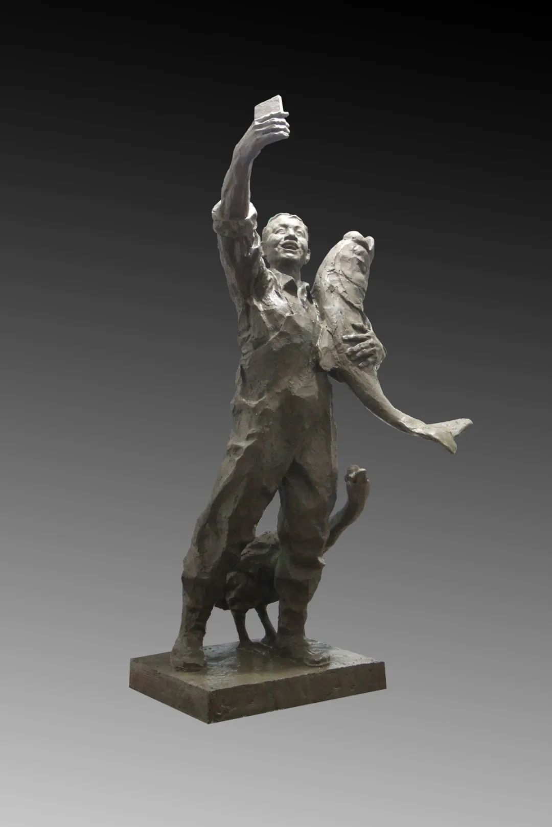 Compress_作者:王焕之 作品:《“e”大调的渔光曲》 雕塑 尺寸:120cm×65cm×55cm 电话:15656051811.jpg 图片