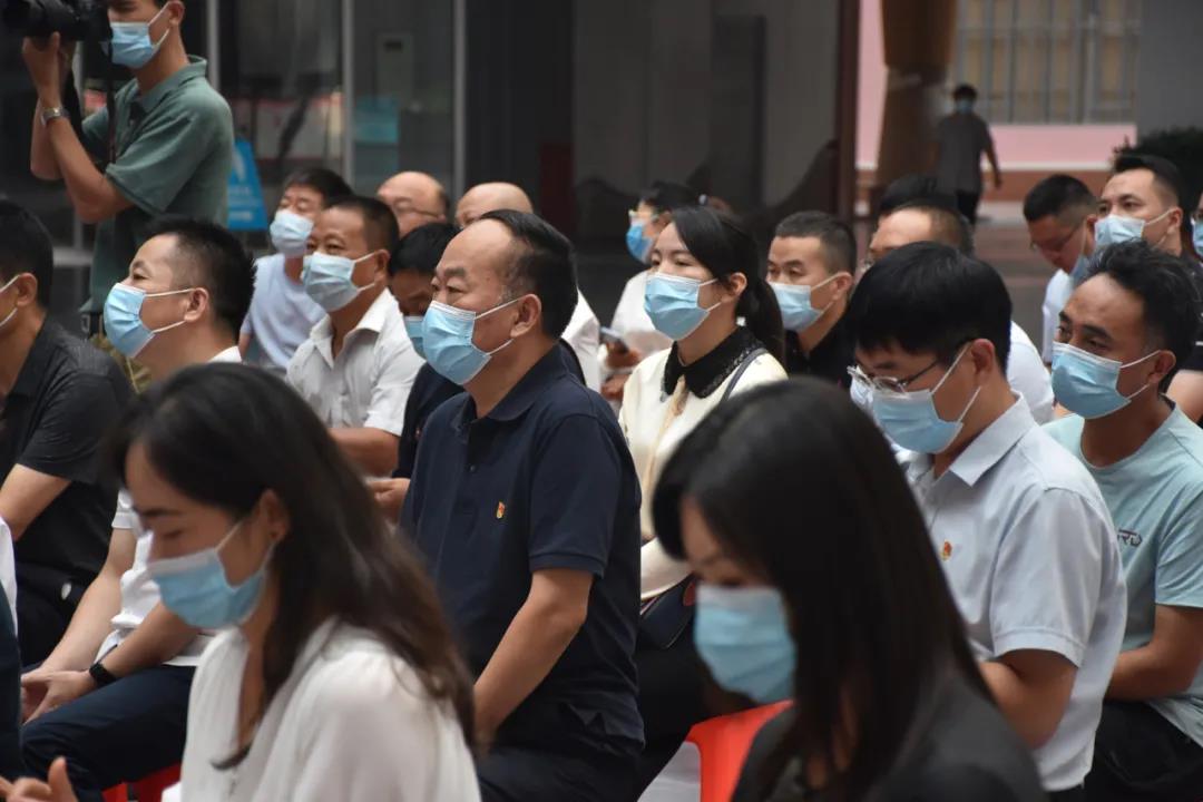 “小康路上的足音” 安徽省百名书家书写扶贫干部日记作品展移师阜阳巡展(图9) “小康路上的足音” 安徽省百名书家书写扶贫干部日记作品展移师阜阳巡展(图9)