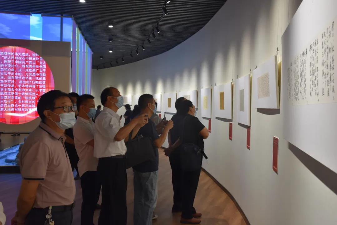 “小康路上的足音” 安徽省百名书家书写扶贫干部日记作品展移师阜阳巡展(图10) “小康路上的足音” 安徽省百名书家书写扶贫干部日记作品展移师阜阳巡展(图10)
