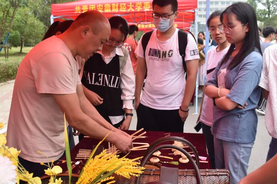 畅享文化盛宴 传承百年薪火——“文化名家进高校”暨“非遗进校园”走进安徽财经大学(图15)