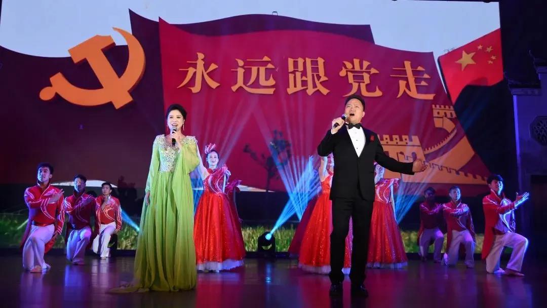 “文化名家进高校”暨 “非遗进校园”走进黄山学院(图16) “文化名家进高校”暨 “非遗进校园”走进黄山学院(图16)