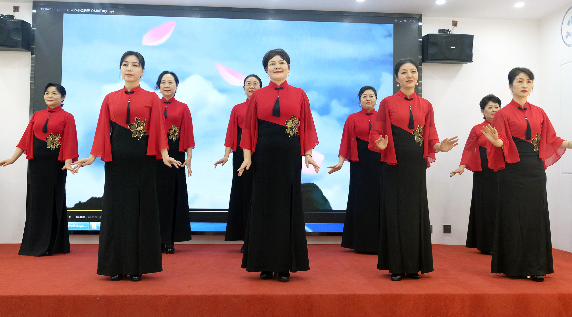 安徽省女书法家协会张学群导师草书研修班开班仪式在迅达文化集团成功举办(图9)