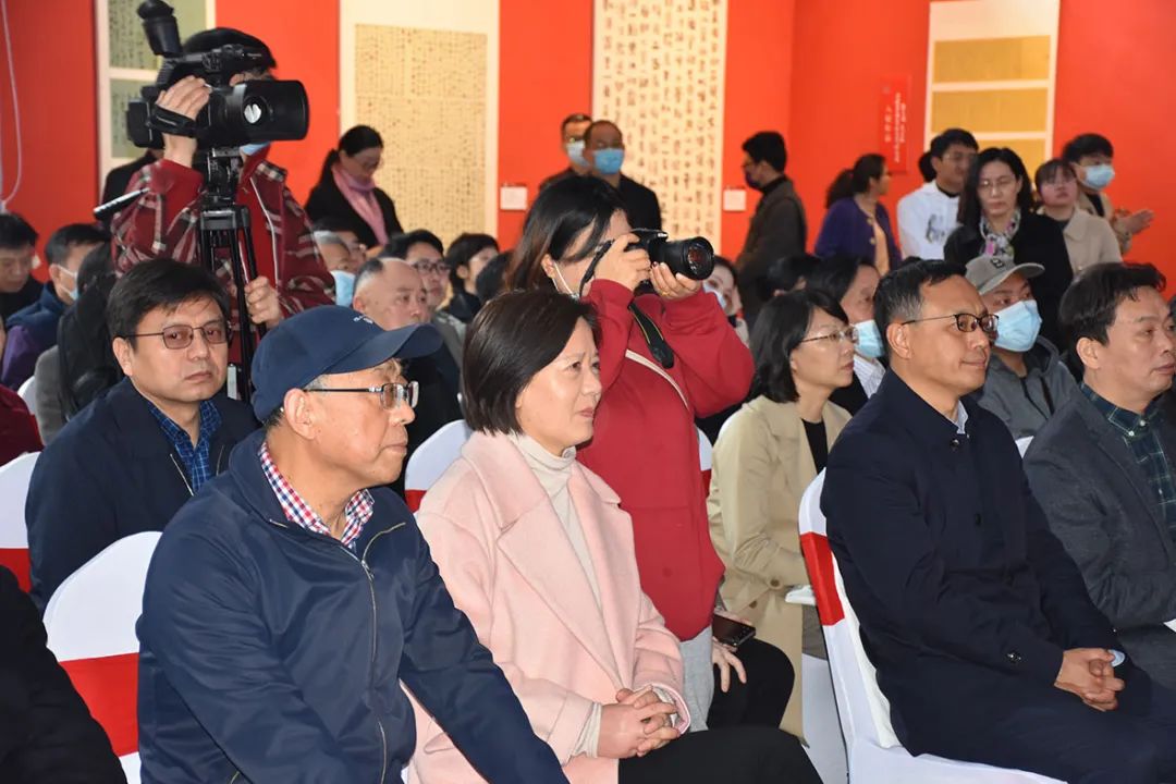 第二届“包公杯”全国书法篆刻大赛作品展在合肥开幕(图5) 第二届“包公杯”全国书法篆刻大赛作品展在合肥开幕(图5)